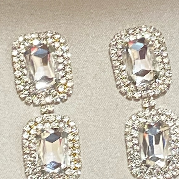 🎉❤️Maggie Crystal Dangle Earrings - Picture 4 of 4